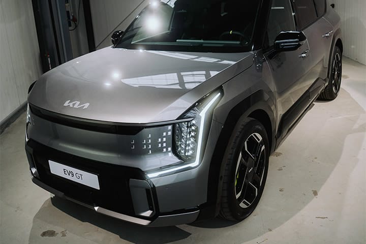Kia EV9 GT, Aussenansicht, vorne links